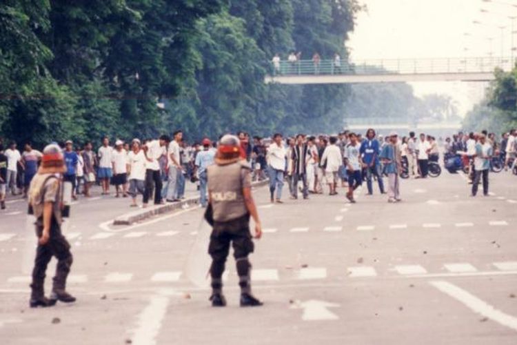 Kerusuhan Mei 1998 Fakta, Data & Analisa : Mengungkap Kerusuhan Mei 1998 Sebagai Kejahatan Terhadap Kemanusiaan