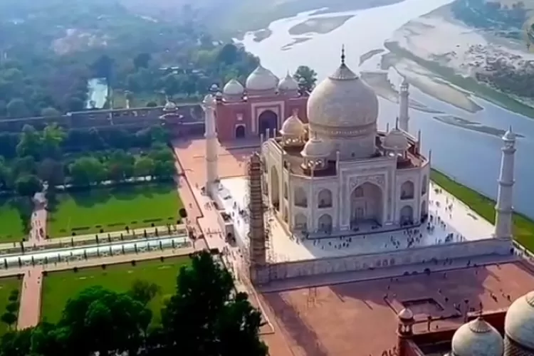 HISTORY >>> Menjelajahi Sejarah Taj Mahal, Monumen Cinta dari India