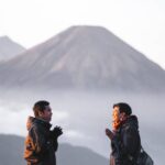 Sejarah Gunung Tangkuban Perahu tidak terlepas dari legenda Sangkuriang. Legenda ini mengisahkan terbentuknya Gunung Tangkuban Perahu yang populer di Bandung.